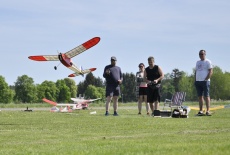 MHU8857_01_002