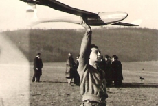 Pluto, 1946 Medlánky